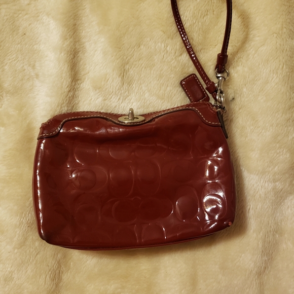 Coach patten leather wristlet - Picture 1 of 3
